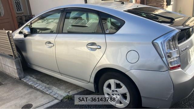 Toyota PRIUS 2009-11 8874469-10