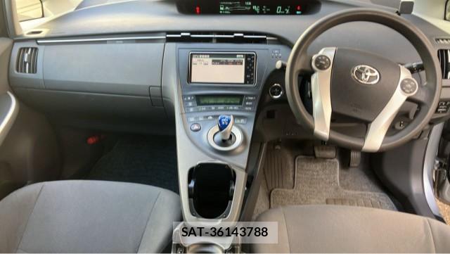 Toyota PRIUS 2009-11 8874469-2