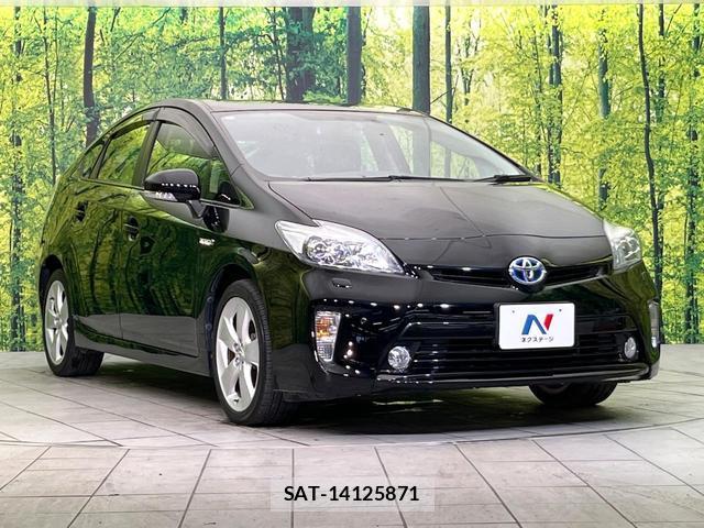 Toyota PRIUS 2015-10 8874609-15