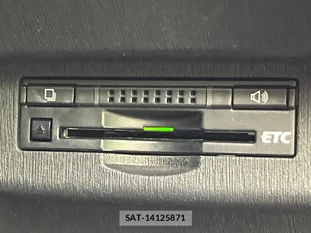 Toyota PRIUS 2015-10 8874609-4