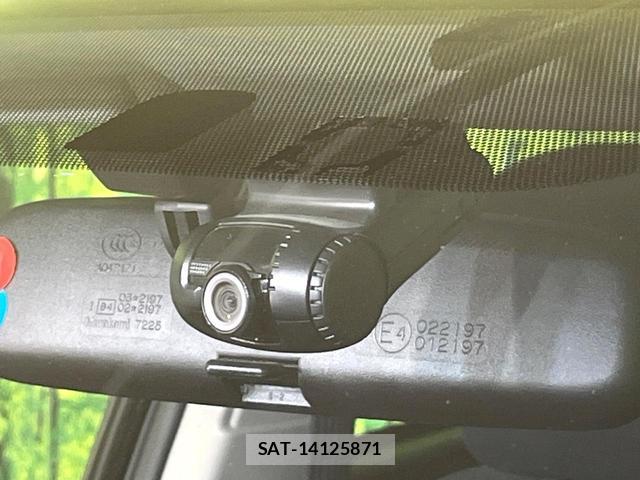 Toyota PRIUS 2015-10 8874609-5