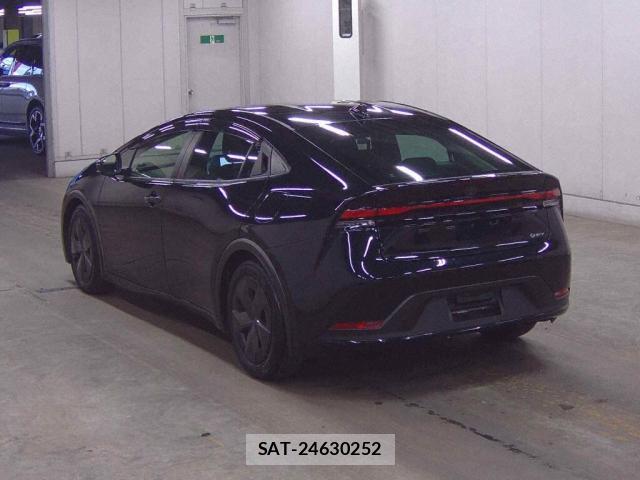 Toyota PRIUS 2023-07 8874807-1