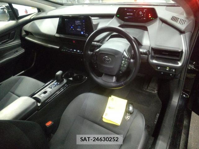 Toyota PRIUS 2023-07 8874807-2