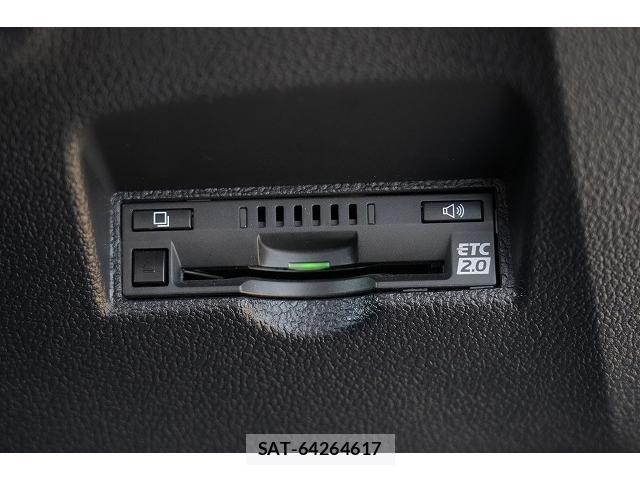 Toyota PRIUS 2018-06 8875356-10