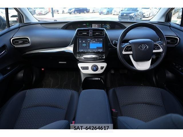 Toyota PRIUS 2018-06 8875356-2