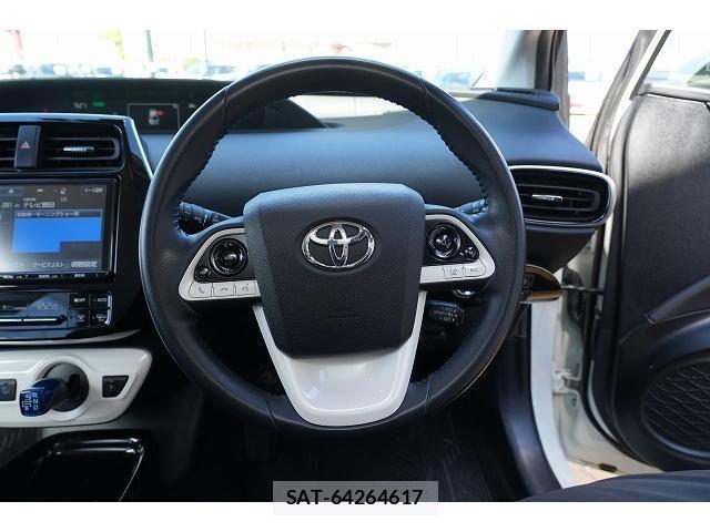 Toyota PRIUS 2018-06 8875356-3