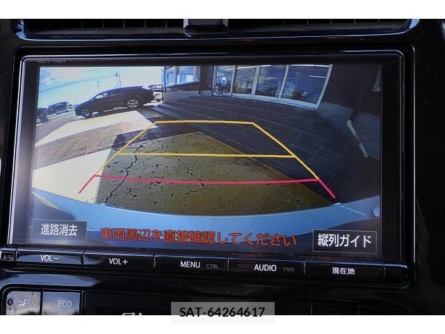 Toyota PRIUS 2018-06 8875356-6