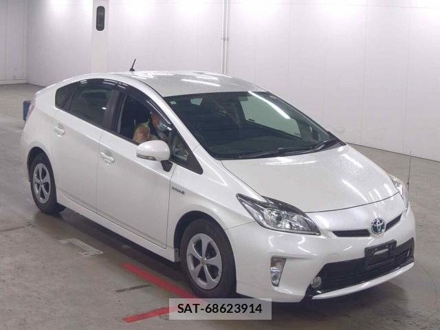 Toyota PRIUS 2015-07 8875373-0
