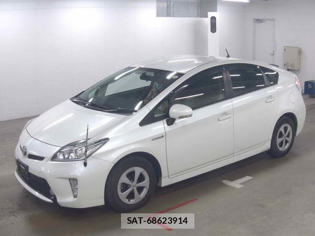 Toyota PRIUS 2015-07 8875373-3