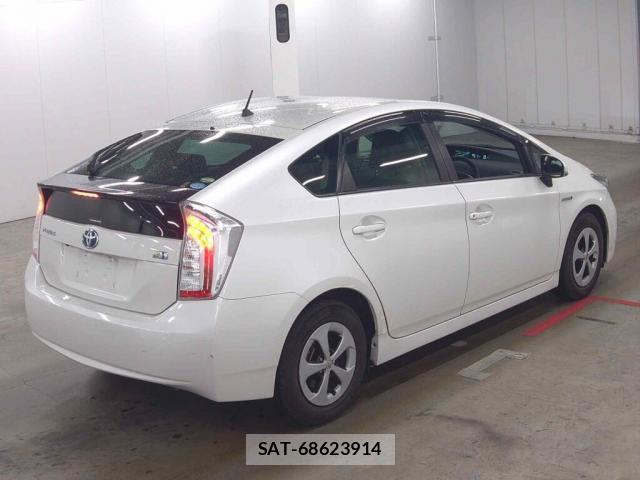 Toyota PRIUS 2015-07 8875373-4
