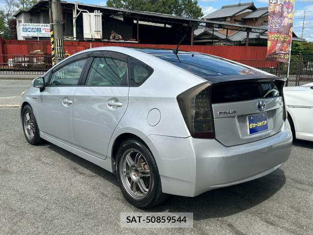 Toyota PRIUS 2009-11 8875389-10
