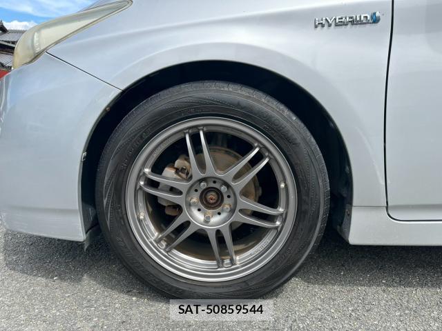 Toyota PRIUS 2009-11 8875389-15