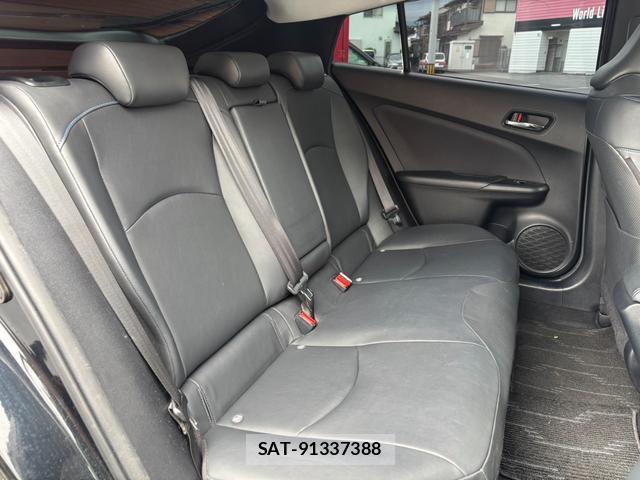 Toyota PRIUS 2015-12 8875540-11