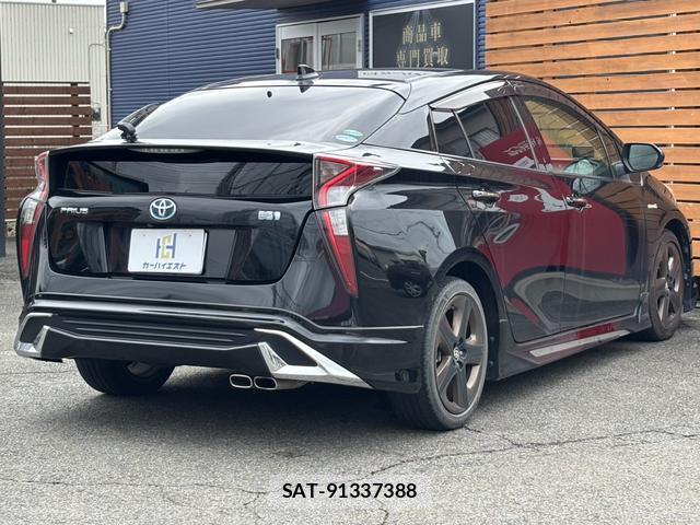 Toyota PRIUS 2015-12 8875540-3