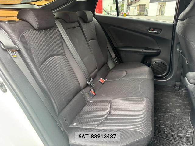 Toyota PRIUS 2017-07 8875542-11