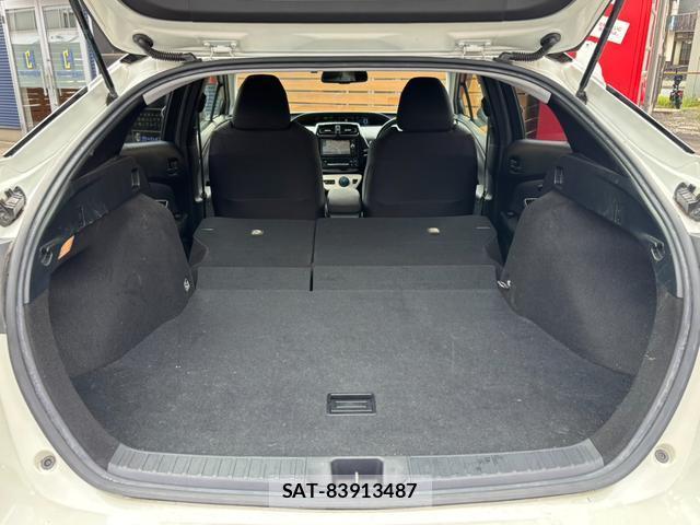 Toyota PRIUS 2017-07 8875542-14