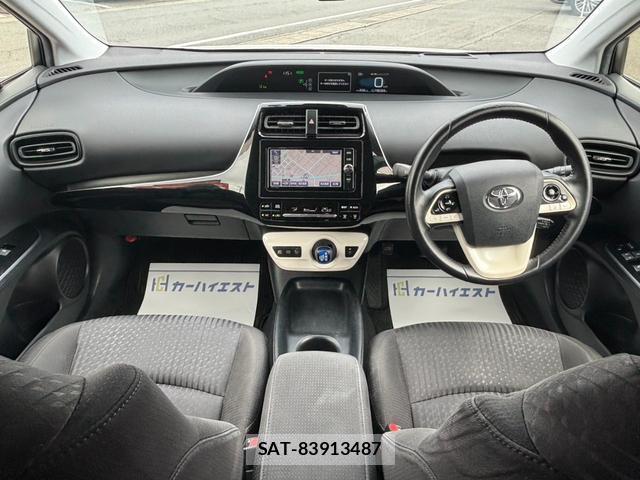 Toyota PRIUS 2017-07 8875542-15