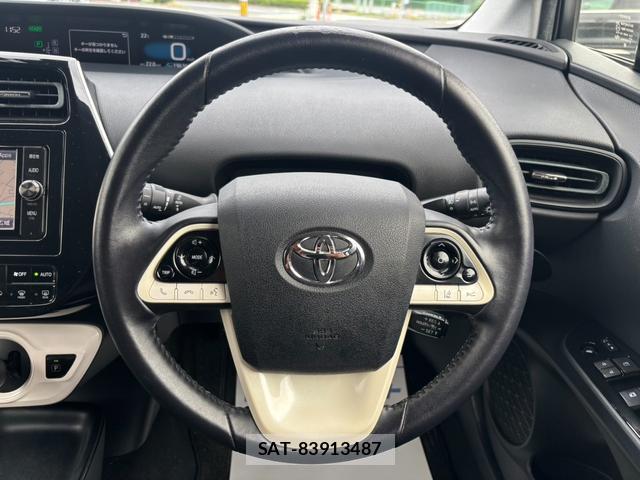 Toyota PRIUS 2017-07 8875542-18