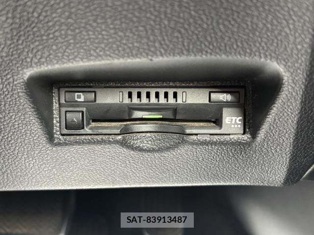 Toyota PRIUS 2017-07 8875542-6