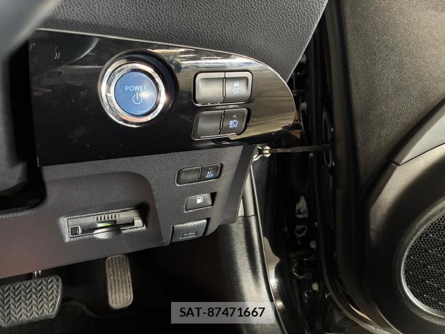 Toyota PRIUS 2022-08 8875570-15