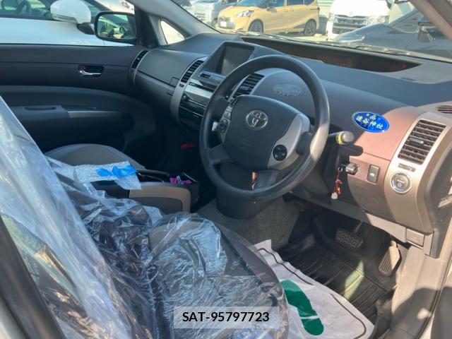 Toyota PRIUS 2005-03 8875609-15