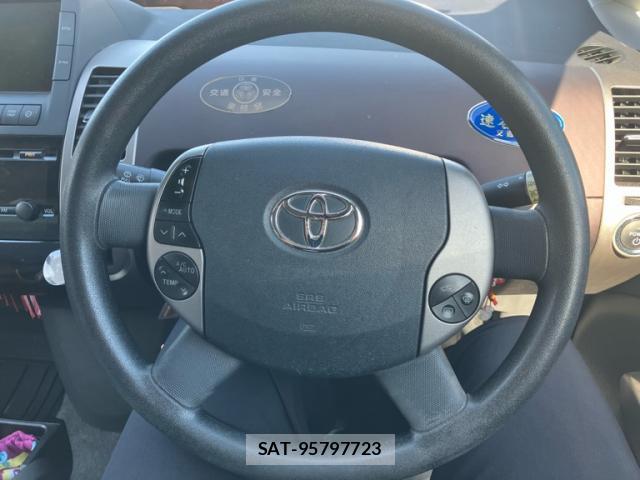 Toyota PRIUS 2005-03 8875609-18