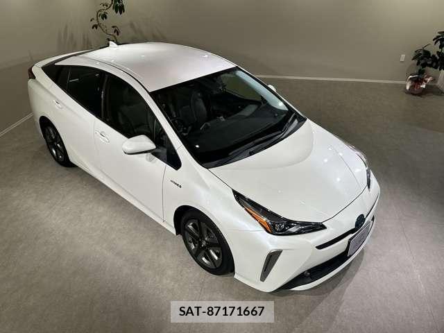 Toyota PRIUS 2019-01 8875643-11