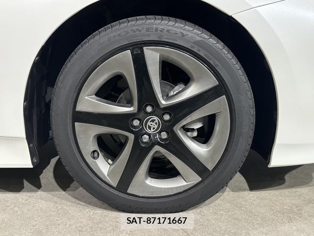 Toyota PRIUS 2019-01 8875643-19