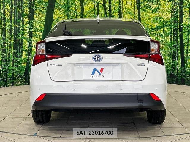Toyota PRIUS 2021-06 8875655-14