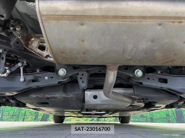 Toyota PRIUS 2021-06 8875655-18