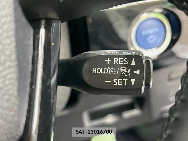 Toyota PRIUS 2021-06 8875655-3