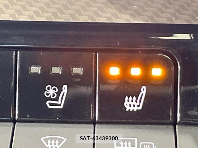 Toyota PRIUS 2023-03 8875766-6