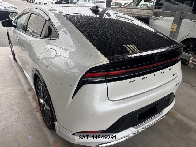 Toyota PRIUS 2025-06 8875777-1