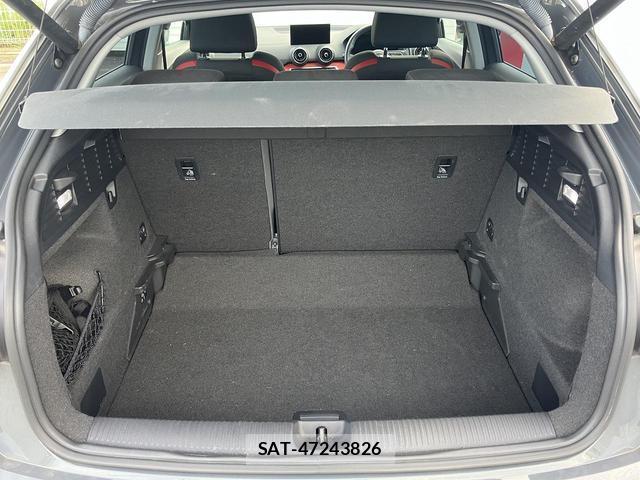 Audi Q2 2018-03 8875519-15
