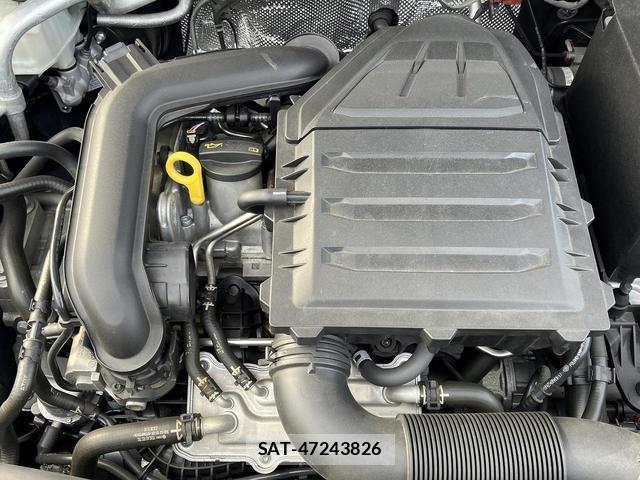 Audi Q2 2018-03 8875519-16