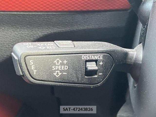 Audi Q2 2018-03 8875519-7