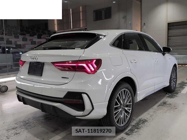 Audi Q3 2021-09 8874882-1