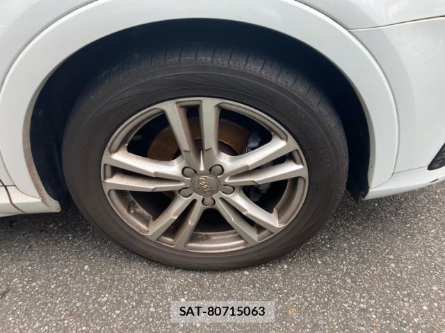 Audi Q3 2015-06 8873558-5