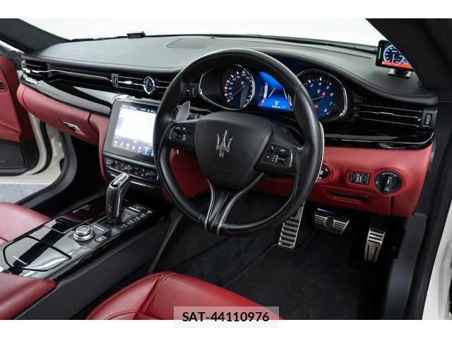 Maserati QUATTROPORTE 2019-07 8874325-10
