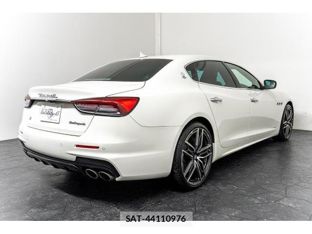 Maserati QUATTROPORTE 2019-07 8874325-8