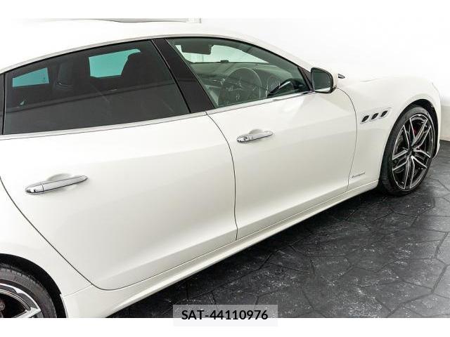 Maserati QUATTROPORTE 2019-07 8874325-9