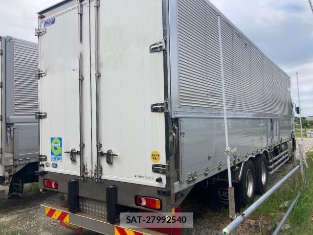 UD Trucks QUON 2018-06 8875029-3