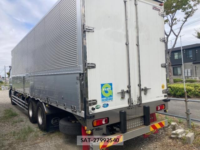 UD Trucks QUON 2018-06 8875029-4