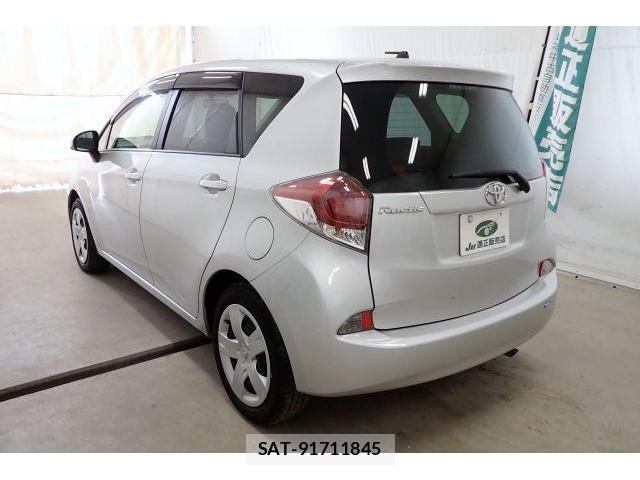 Toyota RACTIS 2015-09 8875512-1