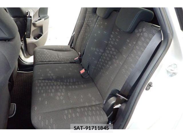 Toyota RACTIS 2015-09 8875512-12