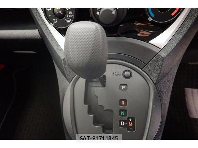 Toyota RACTIS 2015-09 8875512-16