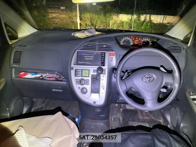 Toyota RACTIS 2010-01 8875692-10