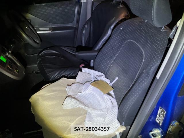 Toyota RACTIS 2010-01 8875692-14