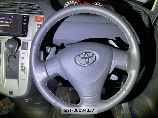 Toyota RACTIS 2010-01 8875692-18
