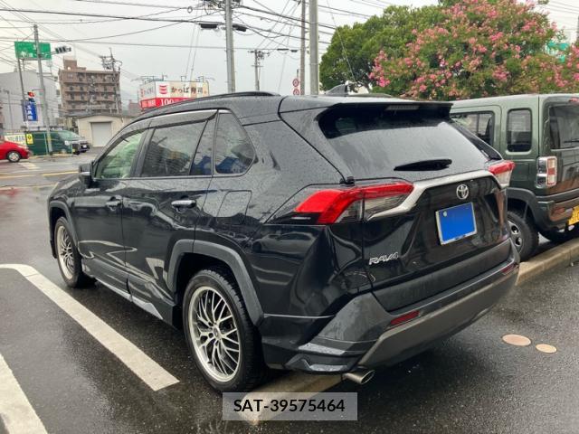 Toyota RAV4 2019-07 8873334-1